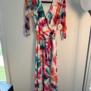 Harlow & Rose Floral Tie Front Sundress with Plunge Neckline size M NWT